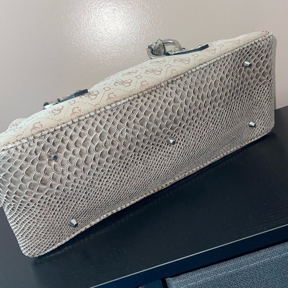 GUESS SHOULDER BAG - Picture 3 of 4